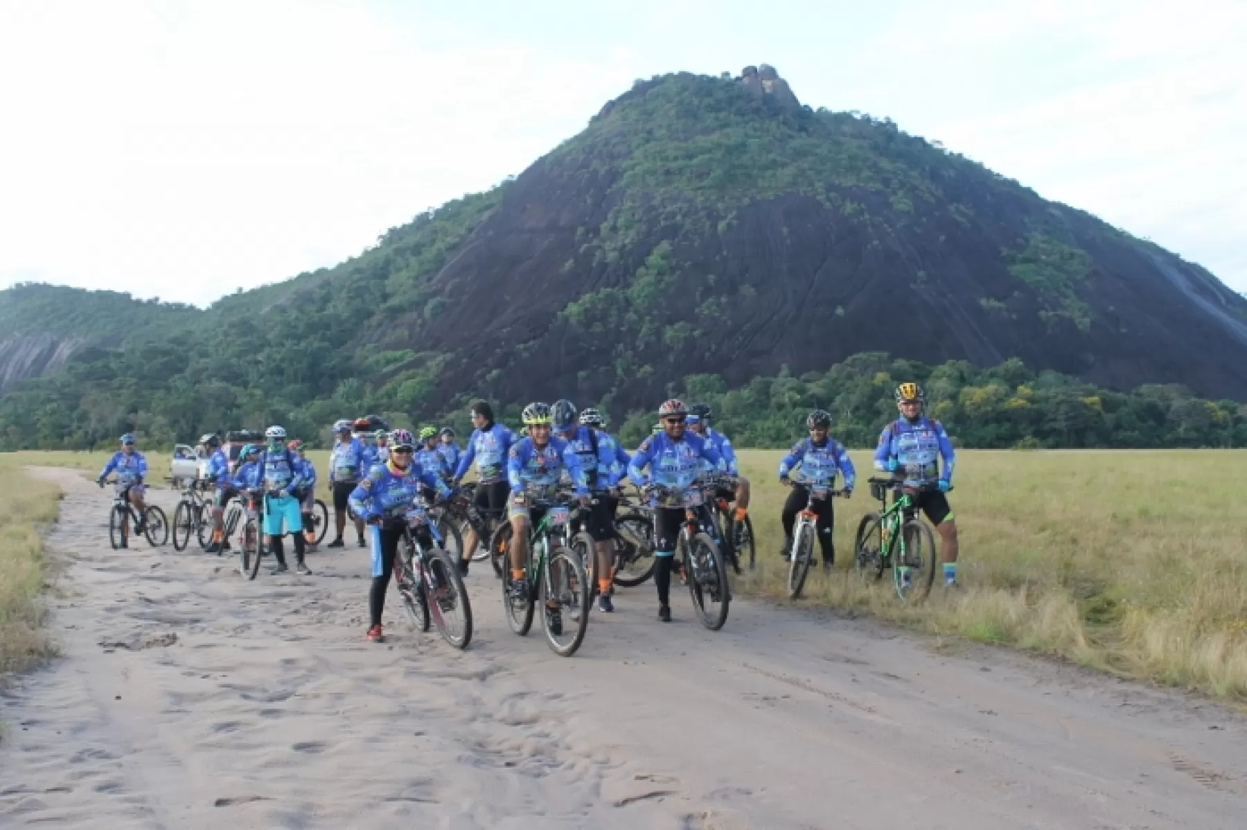 El participante deberá contar con bicicletas aptas para el montañismo.